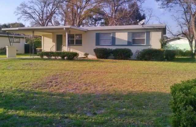 6555 Moret Drive S Gallery 2