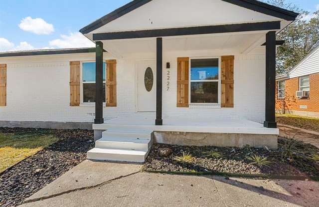 2227 San Pablo Drive Gallery 2