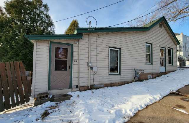 AVAILABLE JUNE - 3 Bed 1 Bath w/ Private Fenced Yard - $250 Off First Months Rent! - 515 North 9th Avenue East, Duluth, MN 55805 AVAILABLE JUNE - 3 Bed 1 Bath w/ Private Fenced Yard - $250 Off First Months Rent! - 515 North 9th Avenue East, Duluth, MN 55805
