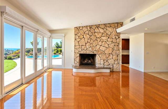 1156 Las Pulgas Place Gallery 4