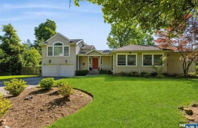 100 Lylewood Drive photos photos