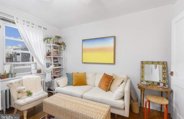 239 E GIRARD Avenue Gallery 2