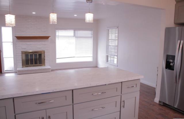 1121 N Reese Place - 1121 North Reese Place, Burbank, CA 91506