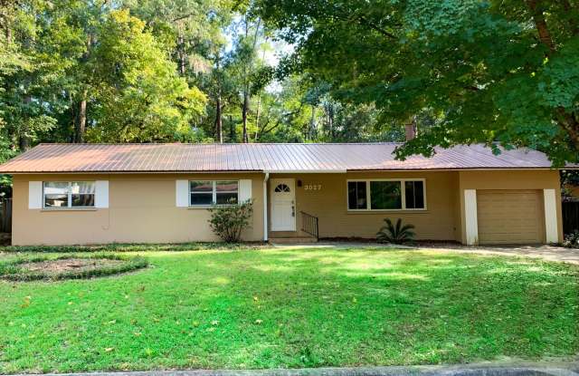 3/2 House Walking Distance to UF  Law School Available for Fall 2025! photos photos