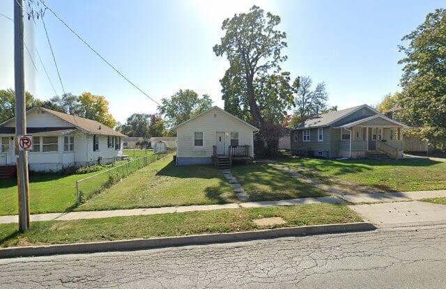 409 Hull Avenue - 409 Hull Avenue, Des Moines, IA 50313