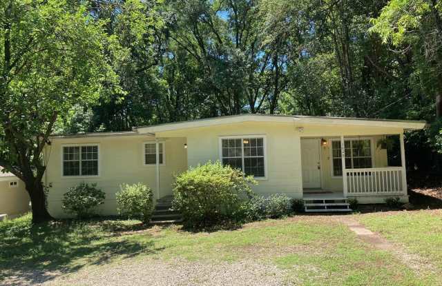 4 bed 2 bath Minutes from FSU! available August 2026! photos photos