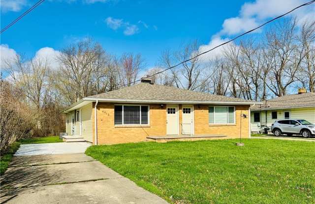 4913 Dunsmore Avenue - 4913 Dunsmore Avenue, Ashtabula, OH 44004 4913 Dunsmore Avenue - 4913 Dunsmore Avenue, Ashtabula, OH 44004