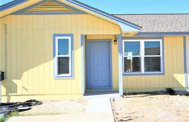 Beautifully updated 1 bedroom apartment within walking distance to the beach! photos photos