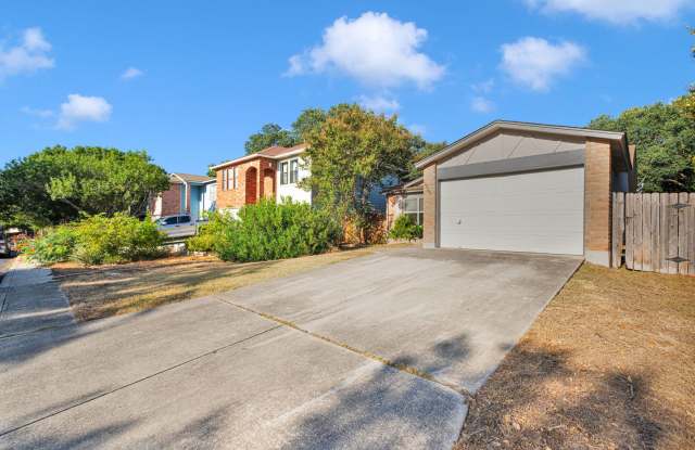 Charming 3BR/2BA Home Near UTSA – 13343 Pecan Glade Gallery 4