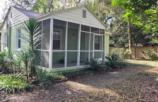 Charming Bungalow for Rent – Freshly Painted  Full of Character! photos photos