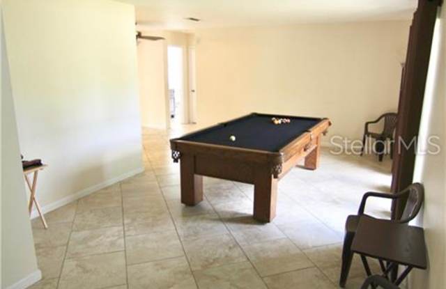 3001 N LAKEVIEW COURT Gallery 2