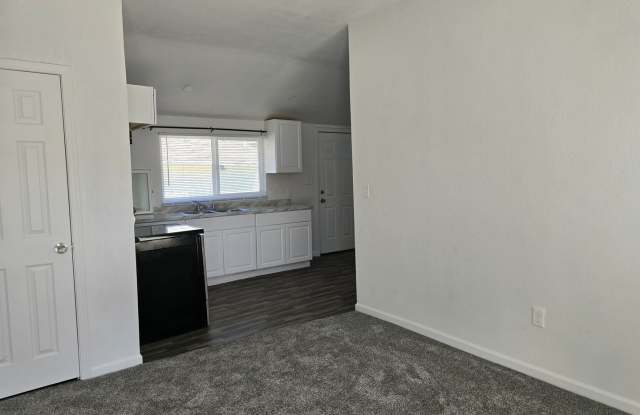 Centrally Located One Bedroom Duplex Gallery 2