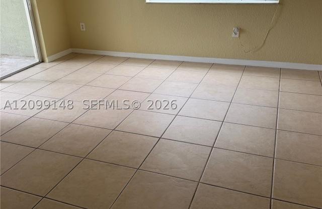 1929 SE 23rd Ter Gallery 4