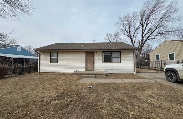 $1,025 - 3 bed 1 bath - Single Family Home *COMING SOON* Gallery 1