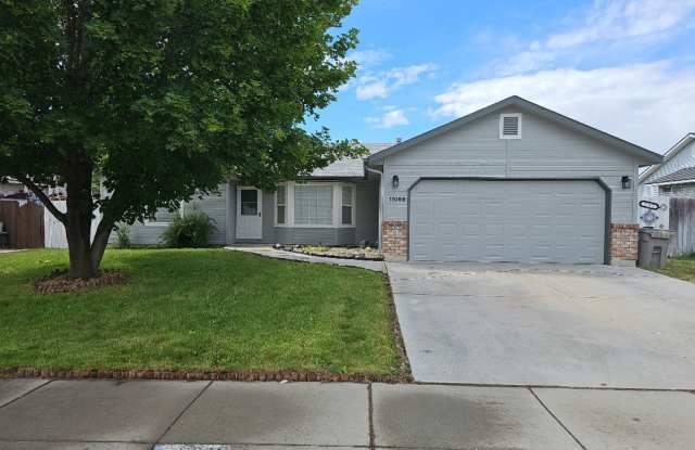 Nice 3 bed, 2 bath home in Boise. Newer Paint and Carpet. photos photos