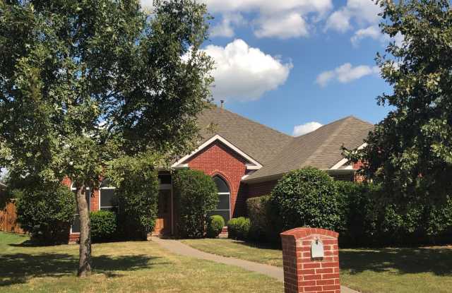 Spacious 4-Bedroom Home with Split Primary Suite  3-Car Garage! - 3002 Saint Amanda Drive, Mansfield, TX 76063