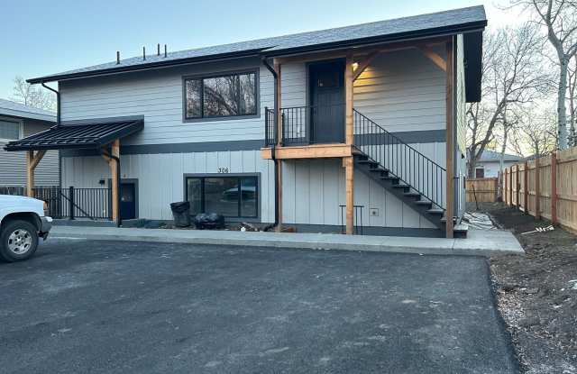 2Br 2Full Baths and 2 walk in closets-privacy and space. photos photos