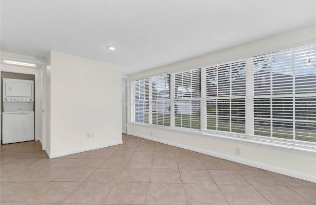 2037 WOODLAWN Drive Gallery 4