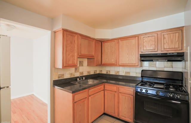 912 Woodson Rd - 912 Woodson Rd, Baltimore, MD 21212