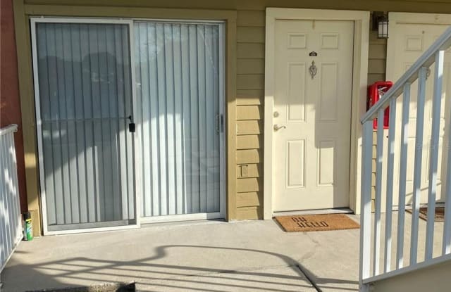 308 LAKE PARSONS - 208 Lake Parsons Green, Brandon, FL 33511
