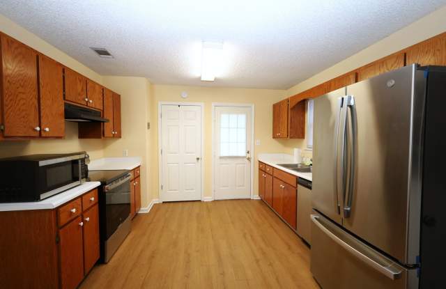 1727 Largo Circle Gallery 4