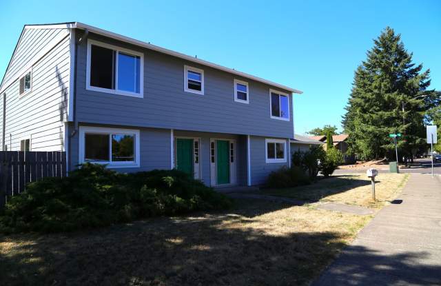 3 bed/1.5 bath duplex Remodel Done 9/20/2025 photos photos
