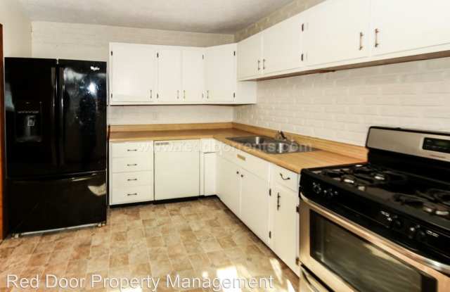 5945 Gateway Dr Gallery 2