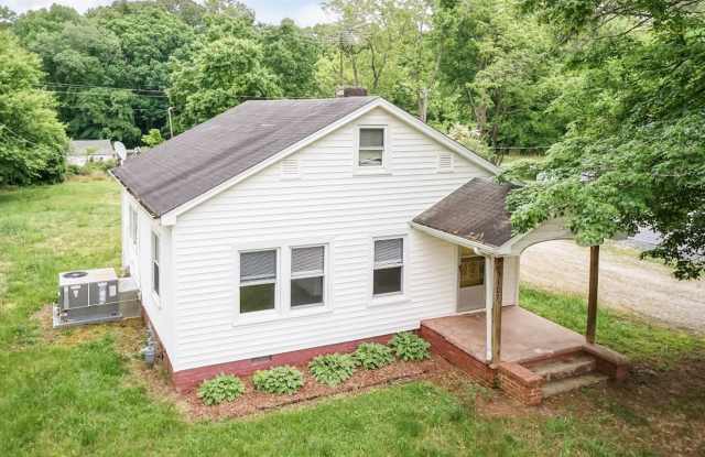 Cute and Tranquil 2 bed/1bath near Elon photos photos