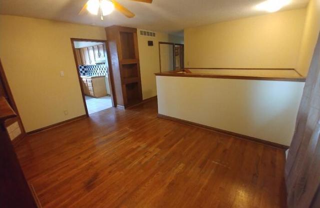 3111 Wallingford Avenue Gallery 3