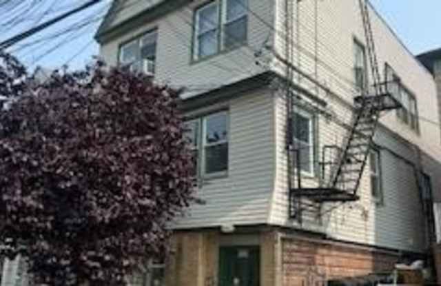 131 WEST 25TH ST photos photos