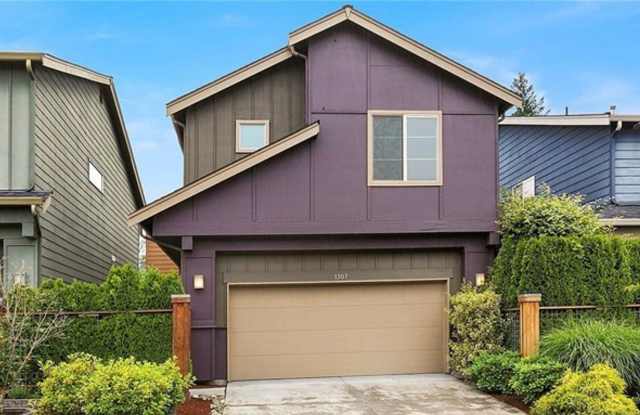 A Modern In-city Style with Comfort of the Suburbs Single Family Detached Condo photos photos