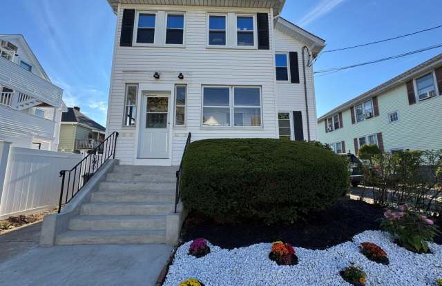 Charming 2BR Duplex in Watertown - 324 Arlington Street, Watertown Town, MA 02472