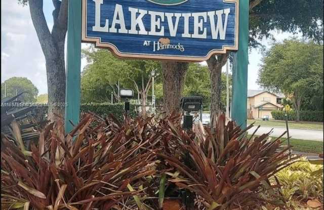 9727 Hammocks Blvd photos photos