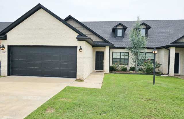 Spacious 3 Bedroom/2.5 Bathroom Chaffee Crossing Townhome **First Full Month's Rent FREE** photos photos