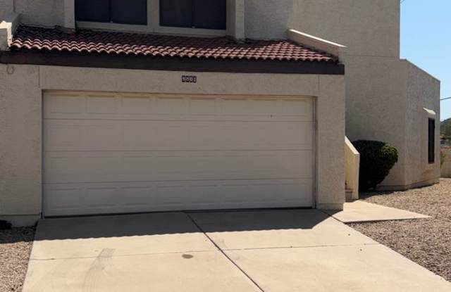Spacious Towhhouse with Sautillo Tile photos photos