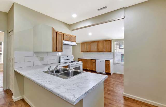 311 North 9th Street - 2 photos photos