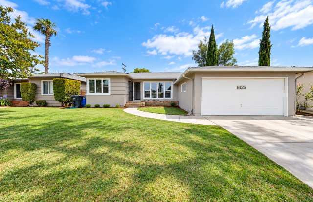 Large House on Dorothy Dr! Gallery 1