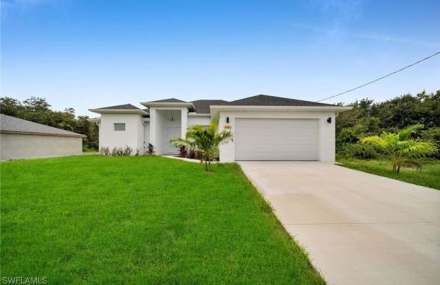 438 Poplar Street - 438 Poplar Street, Lehigh Acres, FL 33974