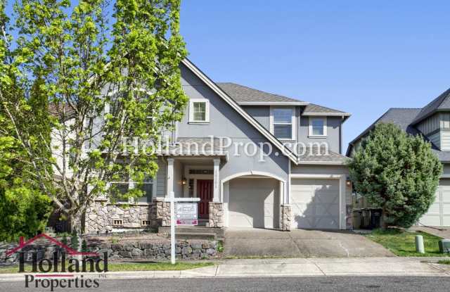 Spacious 4-Bedroom Portland Home with Fenced Yard, Fireplace & Modern Finishes! photos photos