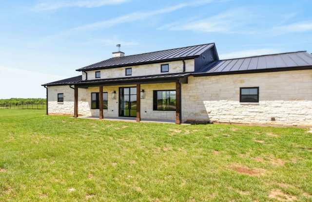 Prestige Modern Ranch Estate with Elite Equestrian Facilities in Perrin ISD Gallery 3