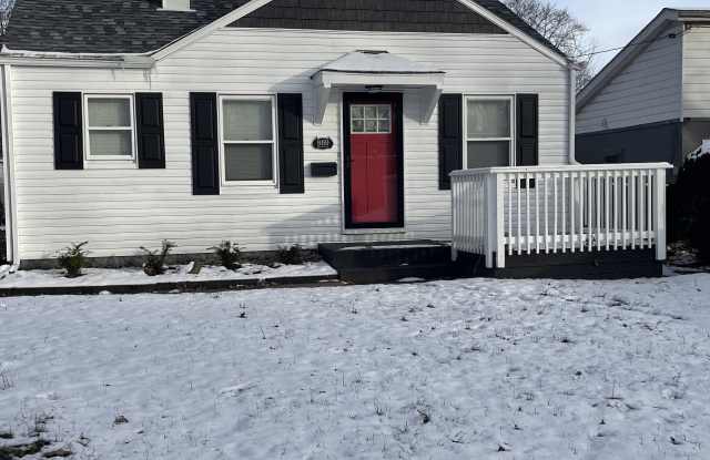 869 Seward Avenue - 869 Seward Avenue, Akron, OH 44320