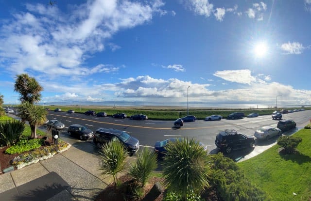 Beachcomber Apartments Gallery 3