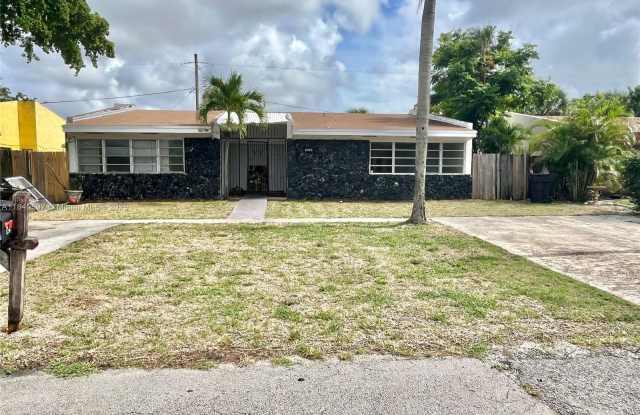 2591 Riverland Dr photos photos