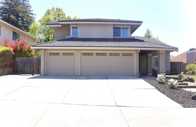 Spacious Beauty with Remodeled Kitchen and your Own Backyard Oasis! photos photos
