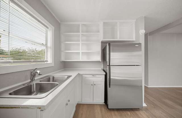 1723 West 5th Street - 1723 West 5th Street, Freeport, TX 77541