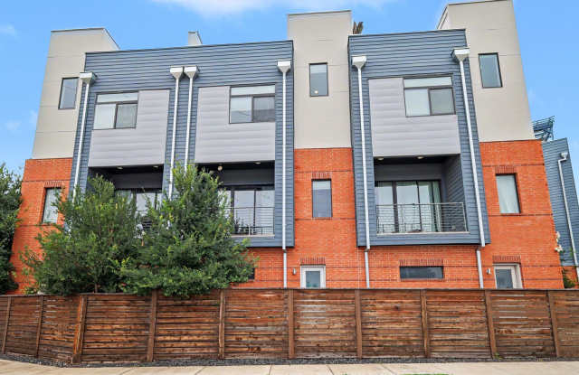Modern Downtown SA Townhome | Rooftop Balcony, Private Garage & All Appliances Included photos photos Modern Downtown SA Townhome | Rooftop Balcony, Private Garage & All Appliances Included photos photos