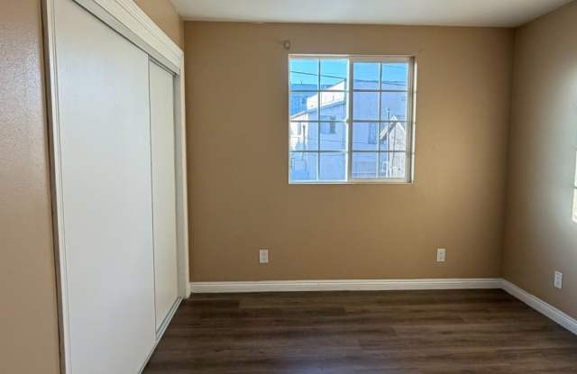 3737 Whiteside Street Gallery 3