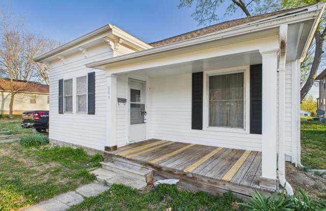 309 W South St Warrensburg MO 64093 photos photos