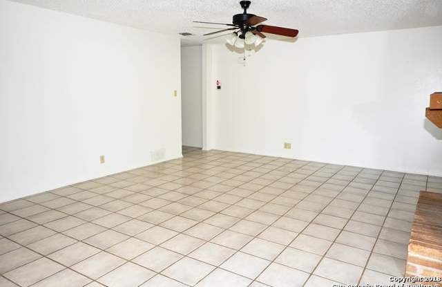 10019 Trout Ridge Dr Gallery 2