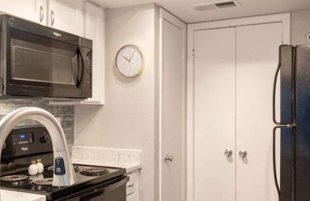 9449 Great Hills Trl Gallery 4